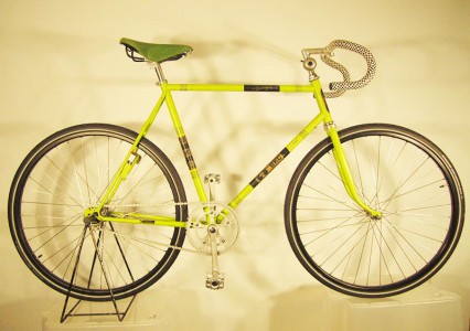 Grön retro cykel bockstyre